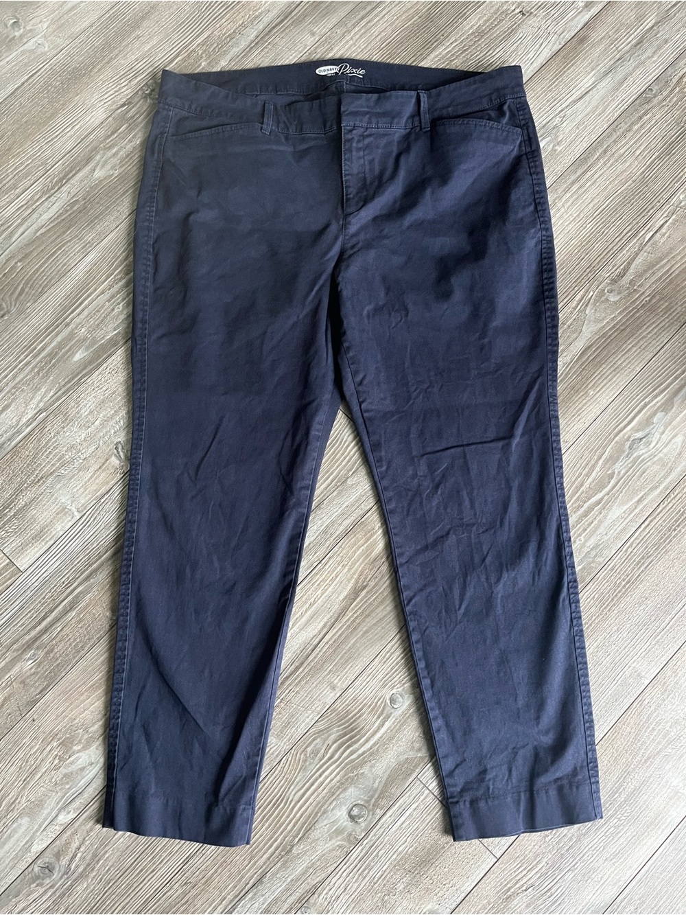 Old Navy mid rise Pixie pant